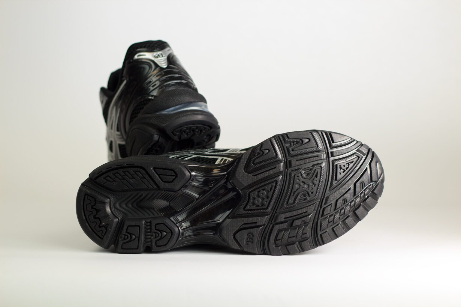 ASCIS Gel-Kayano 14 Black Pure Silver – Zilver/Zwart – Heren/Dames/Uniseks Sneakers – Leer/Mesh – 1201A019-006 – Onderkant