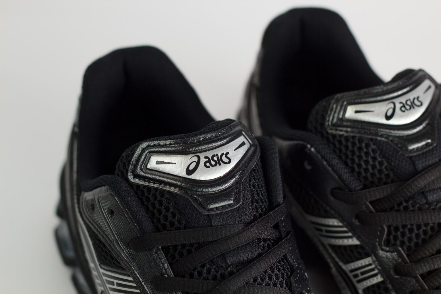 ASCIS Gel-Kayano 14 Black Pure Silver – Zilver/Zwart – Heren/Dames/Uniseks Sneakers – Leer/Mesh – 1201A019-006 – Bovenkant