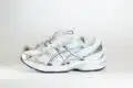 ASICS Gel-1130 White Pure Silver – Zilver/Wit – Heren/Dames/Uniseks Sneakers – Leer/Mesh – 1201B020-100 – Zijkant