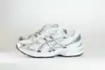 ASICS Gel-1130 White Pure Silver – Zilver/Wit – Heren/Dames/Uniseks Sneakers – Leer/Mesh – 1201B020-100 – Zijkant