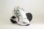 ASICS Gel-1130 White Pure Silver – Zilver/Wit – Heren/Dames/Uniseks Sneakers – Leer/Mesh – 1201B020-100 – Voorkant