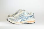 ASICS Gel-Kayano 14 Birch Pure Silver Teal Gold – Beige/Zilver/Blauw – Heren/Dames/Uniseks Sneakers – Leer/Mesh – 1203A537-109 – Zijkant
