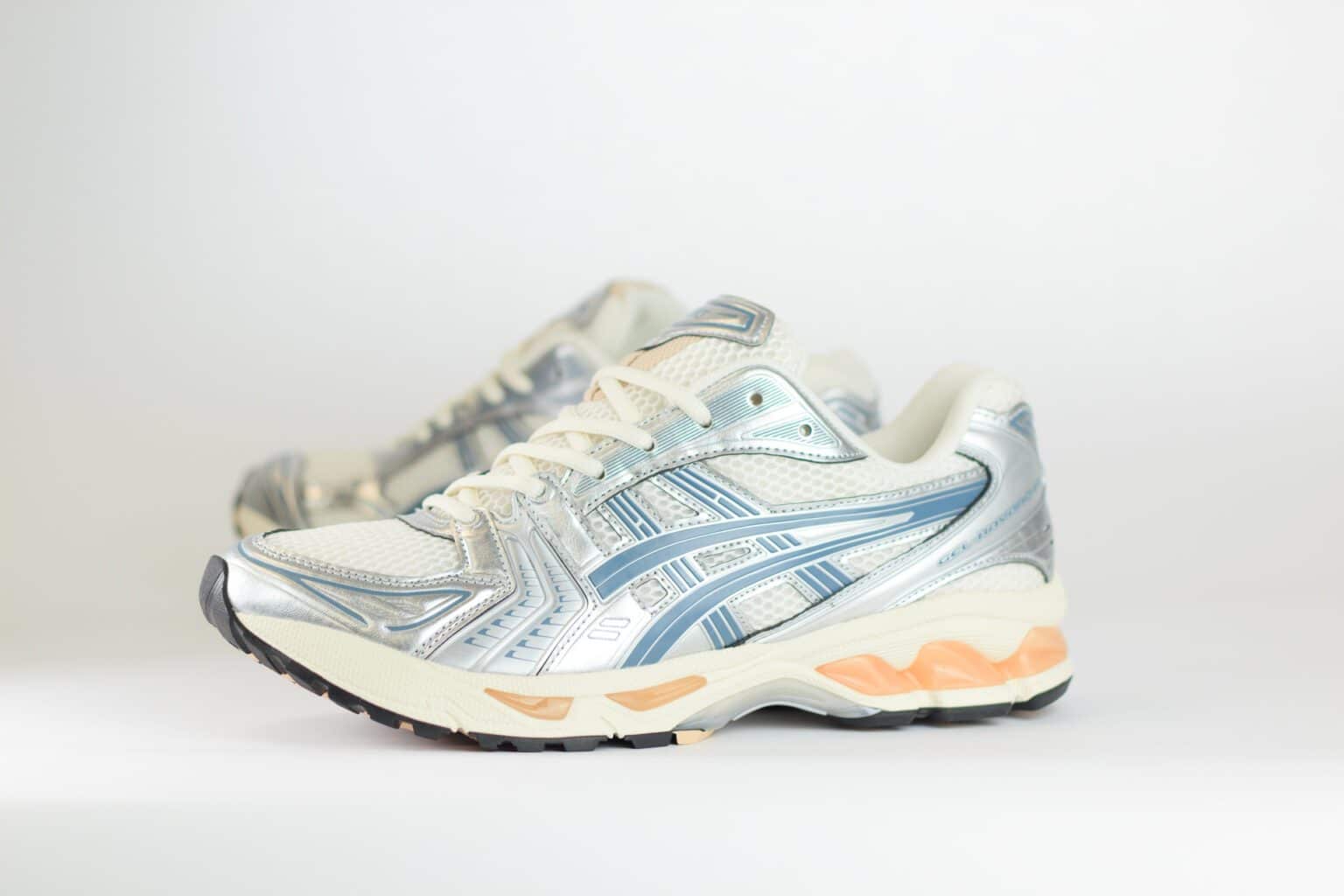 ASICS Gel-Kayano 14 Birch Pure Silver Teal Gold – Beige/Zilver/Blauw – Heren/Dames/Uniseks Sneakers – Leer/Mesh – 1203A537-109 – Zijkant