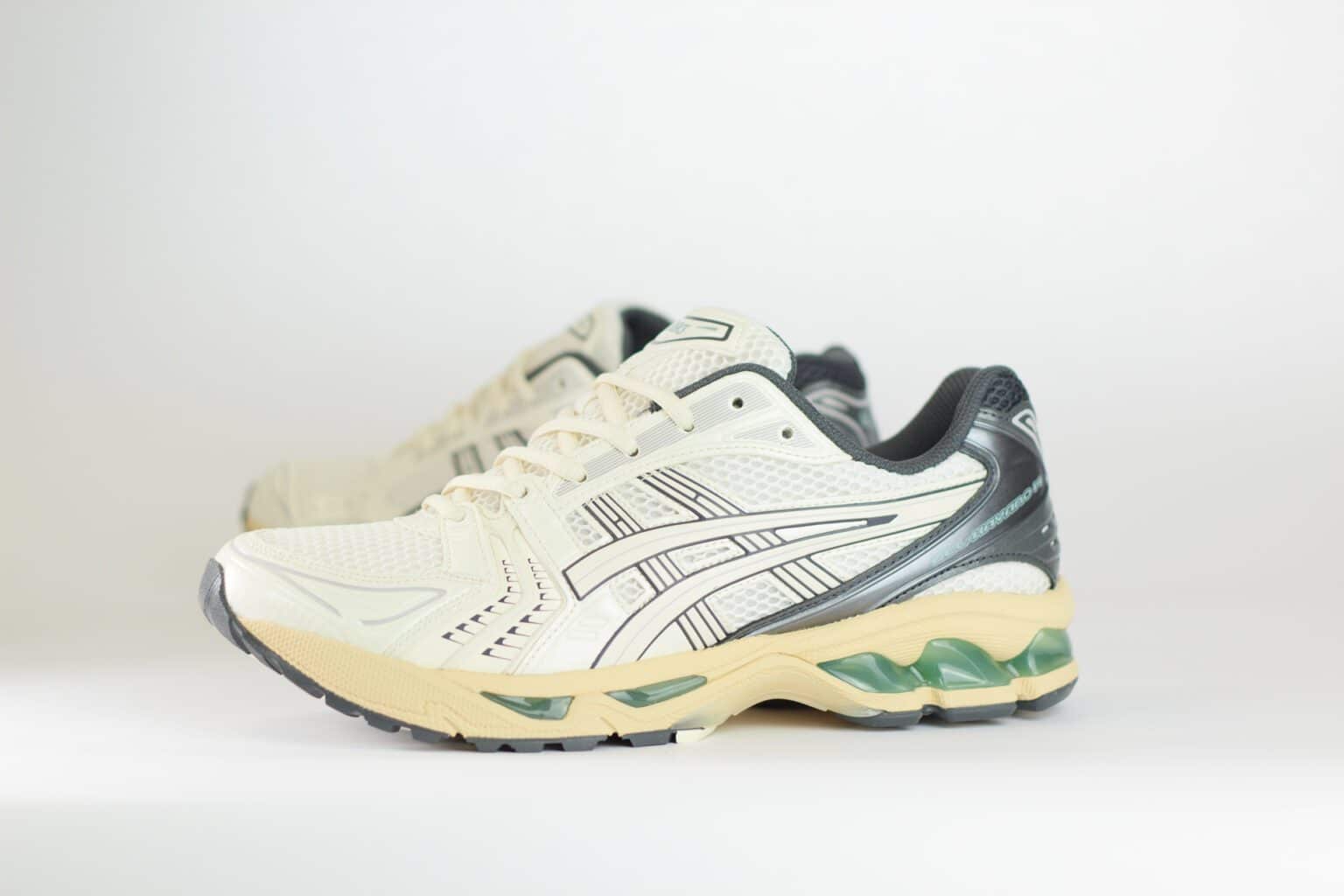 ASICS Gel-Kayano 14 Cream Obsidian Grey – Beige/Grijs – Heren/Dames/Uniseks Sneakers – Leer/Mesh – 1203A537-113 – Zijkant