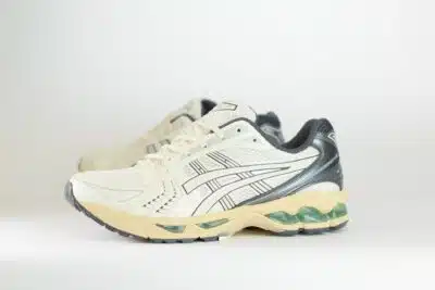 ASICS Gel-Kayano 14 Cream Obsidian Grey – Beige/Grijs – Heren/Dames/Uniseks Sneakers – Leer/Mesh – 1203A537-113 – Zijkant