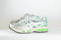 ASICS Gel-Kayano 14 Silver Lime – Beige/Zilver/Groen – Heren/Dames/Uniseks Sneakers – Leer/Mesh – 1203A740-102 – Zijkant