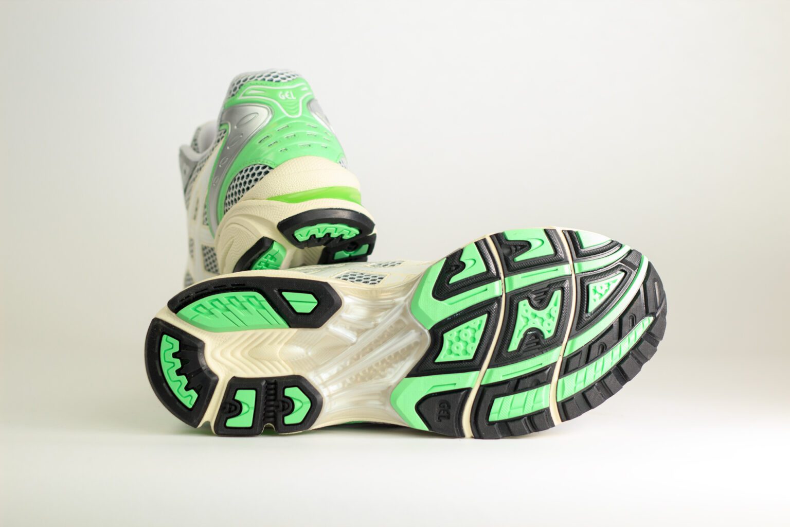 ASICS Gel-Kayano 14 Silver Lime – Beige/Zilver/Groen – Heren/Dames/Uniseks Sneakers – Leer/Mesh – 1203A740-102 – Onderkant