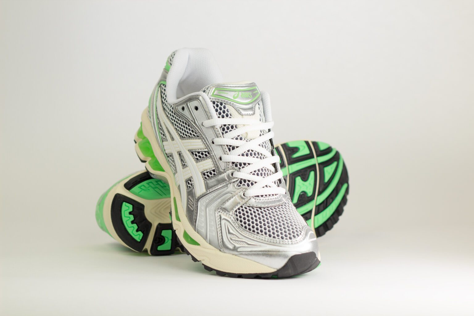 ASICS Gel-Kayano 14 Silver Lime – Beige/Zilver/Groen – Heren/Dames/Uniseks Sneakers – Leer/Mesh – 1203A740-102 – Voorkant