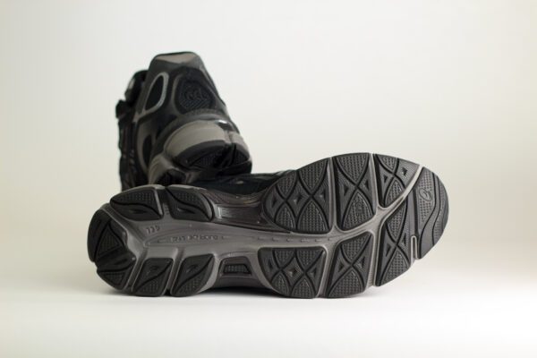 ASICS Gel-NYC Graphite Grey Black – Zilver/Zwart – Heren/Dames/Uniseks Sneakers – Suede/Mesh – 1201A789-020 – Onderkant