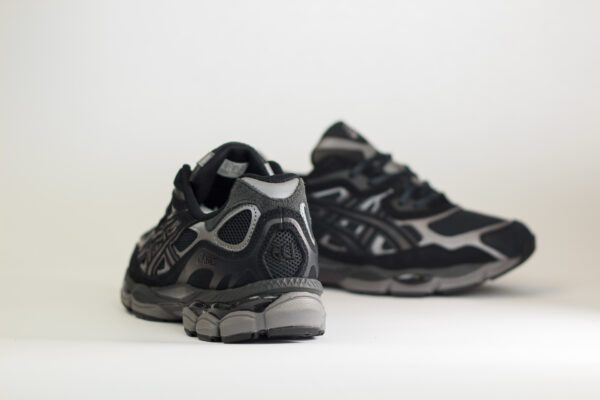 ASICS Gel-NYC Graphite Grey Black – Zilver/Zwart – Heren/Dames/Uniseks Sneakers – Suede/Mesh – 1201A789-020 – Achterkant