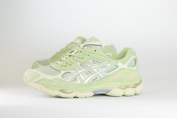ASICS Gel-NYC Sage Frost Pure Silver – Groen – Heren/Dames/Uniseks Sneakers – Suede/Mesh – 1203A739-301 – Zijkant