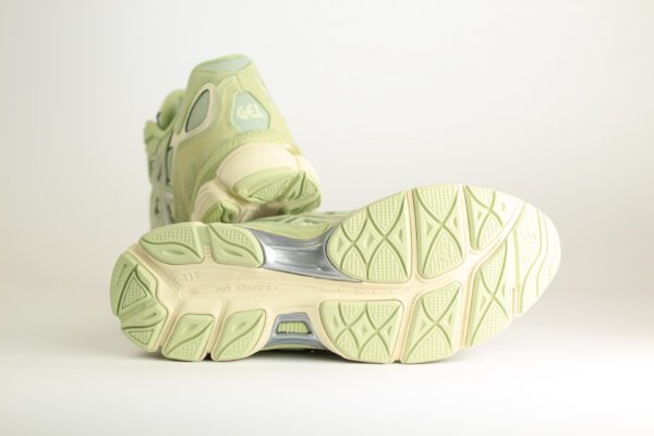 ASICS Gel-NYC Sage Frost Pure Silver – Groen – Heren/Dames/Uniseks Sneakers – Suede/Mesh – 1203A739-301 – Onderkant