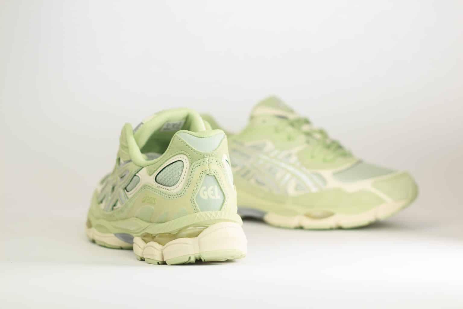 ASICS Gel-NYC Sage Frost Pure Silver – Groen – Heren/Dames/Uniseks Sneakers – Suede/Mesh – 1203A739-301 – Achterkant