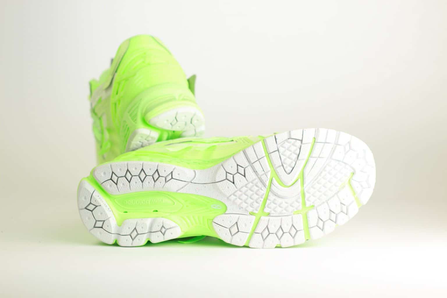 New Balance 1906A Neon Green Mint Flash – Groen – Heren/Dames/Uniseks Sneakers – Leer/Mesh – U1906AF – Onderkant