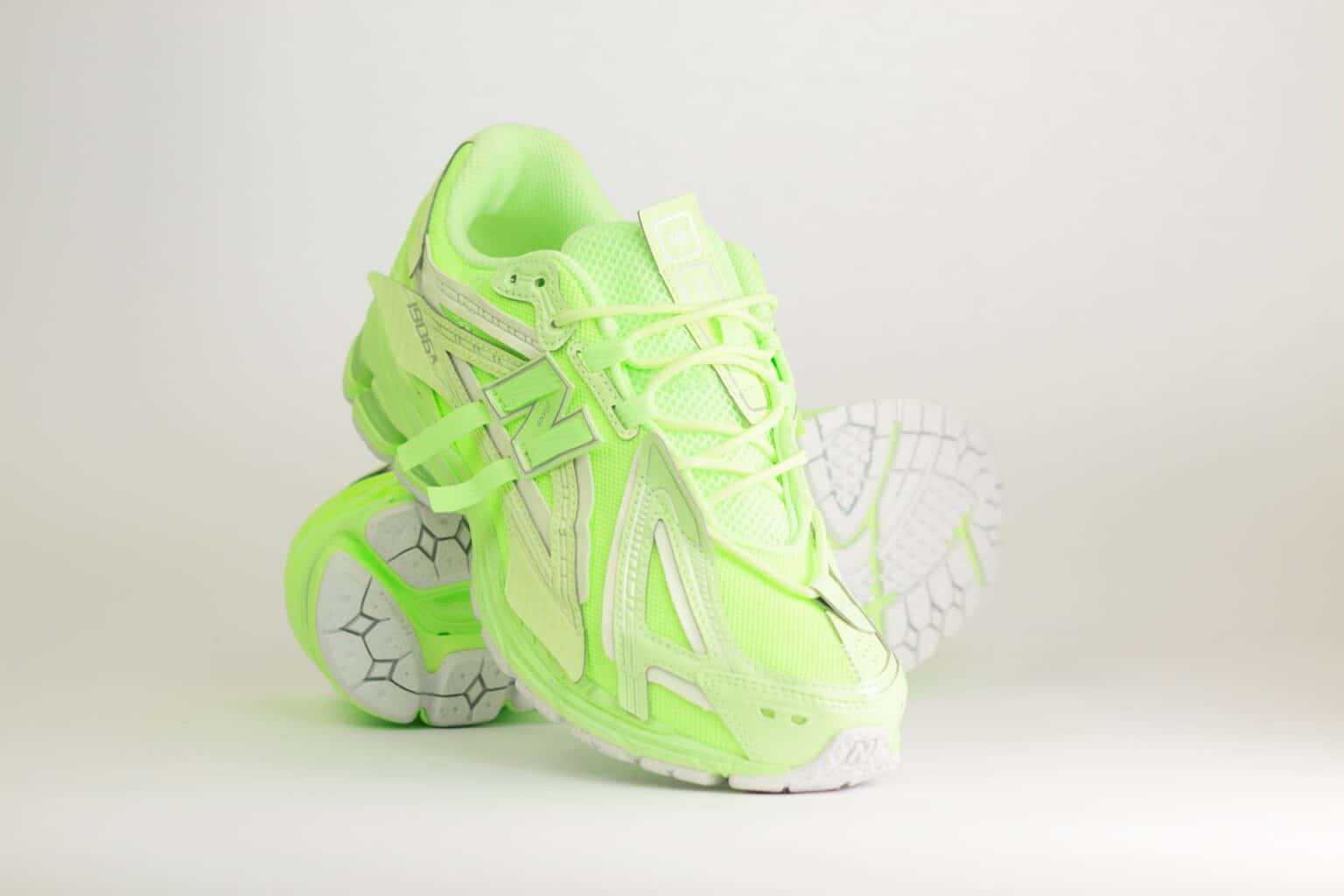New Balance 1906A Neon Green Mint Flash – Groen – Heren/Dames/Uniseks Sneakers – Leer/Mesh – U1906AF – Voorkant