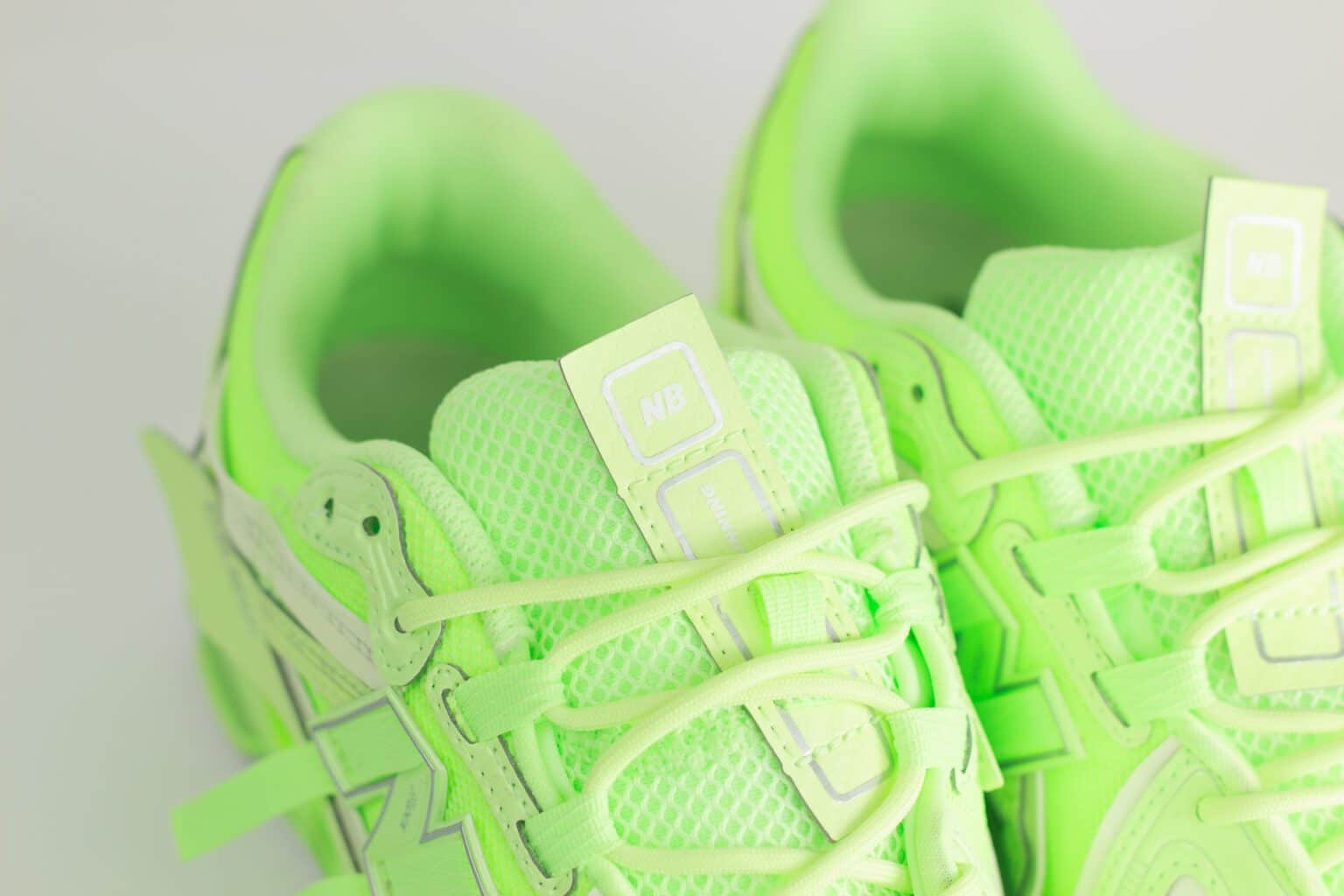 New Balance 1906A Neon Green Mint Flash – Groen – Heren/Dames/Uniseks Sneakers – Leer/Mesh – U1906AF – Bovenkant