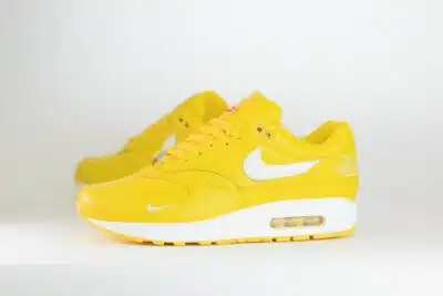 Nike Air Max 1 '87 SP Supreme Speed Yellow – Geel/Wit – Heren/Dames/Uniseks Sneakers – Leer – HF8813-700 – Zijkant