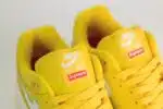 Nike Air Max 1 '87 SP Supreme Speed Yellow – Geel/Wit – Heren/Dames/Uniseks Sneakers – Leer – HF8813-700 – Bovenkant