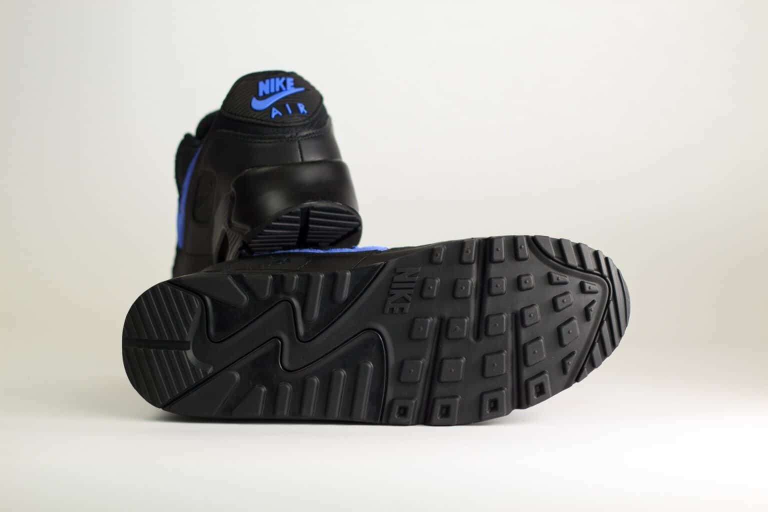 Nike Air Max 90 Black Sapphire – Paars/Zwart – Heren/Dames/Uniseks Sneakers – Leer/Mesh – DM0029-021 – Onderkant