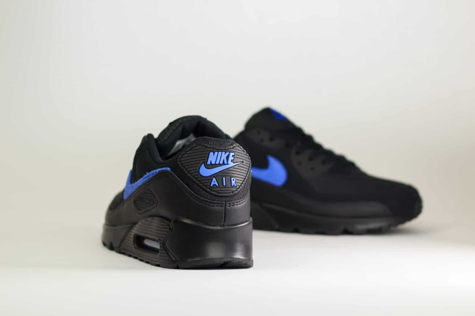 Nike Air Max 90 Black Sapphire – Paars/Zwart – Heren/Dames/Uniseks Sneakers – Leer/Mesh – DM0029-021 – Achterkant