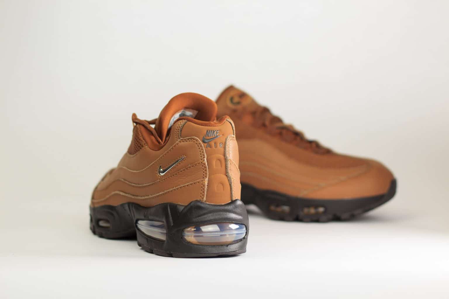 Nike Air Max 95 Big Bubble British Tan Jewel (W) – Bruin/Zwart – Heren/Dames/Uniseks Sneakers – Leer/Mesh – IH1413-200 – Achterkant