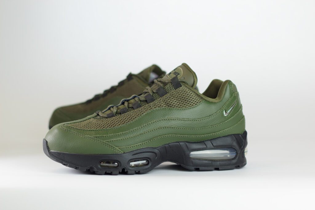 Nike Air Max 95 Big Bubble Cargo Khaki Jewel (W) – Groen/Zwart – Heren/Dames/Uniseks Sneakers – Leer/Mesh – IH1413-300 – Zijkant