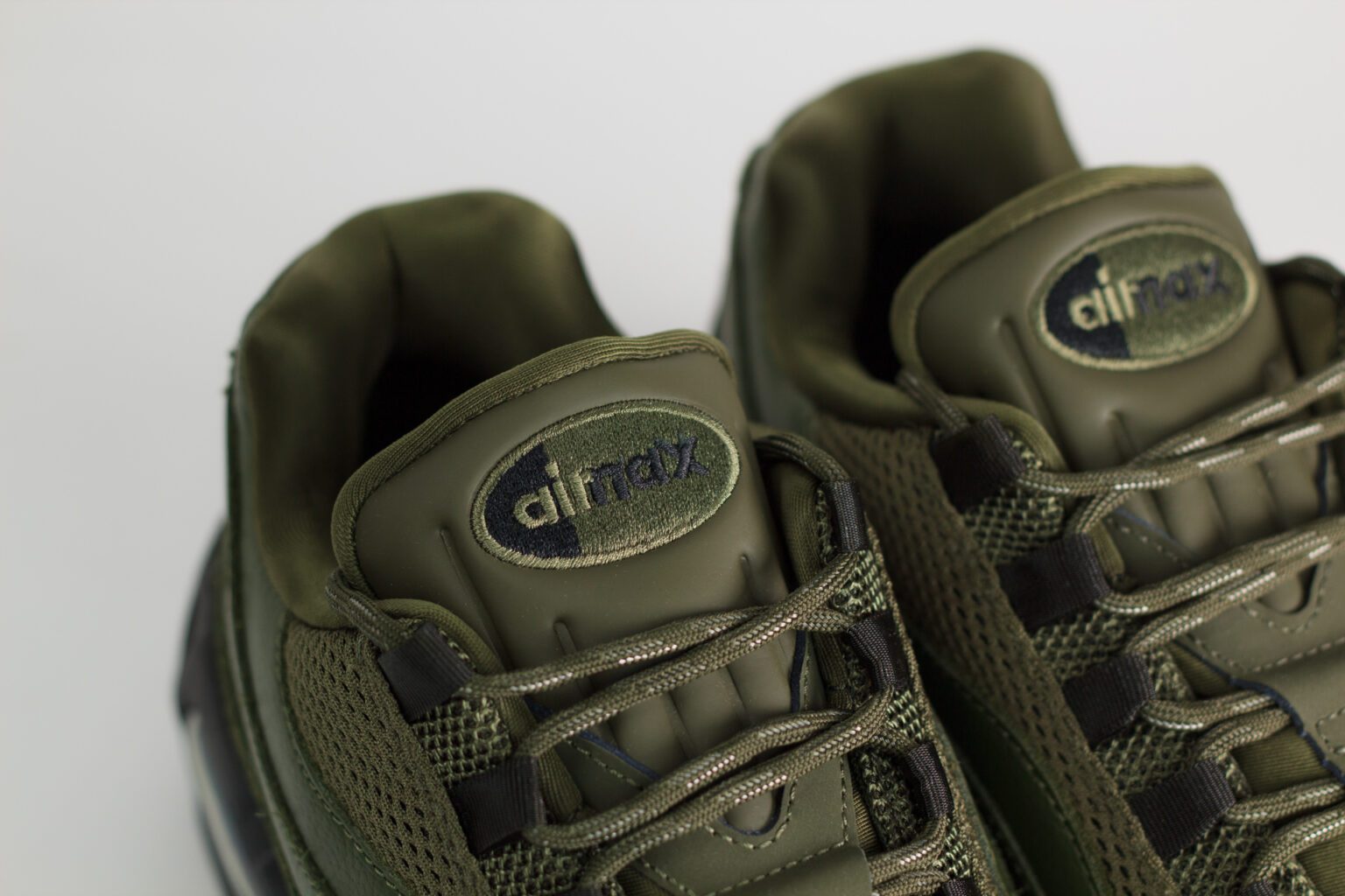 Nike Air Max 95 Big Bubble Cargo Khaki Jewel (W) – Groen/Zwart – Heren/Dames/Uniseks Sneakers – Leer/Mesh – IH1413-300 – Bovenkant