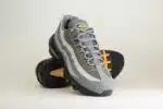 Nike Air Max 95 Cool Grey Sundial – Grijs/Zwart – Heren/Dames/Uniseks Sneakers – Leer/Mesh – HV6062-002 – Voorkant