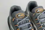 Nike Air Max 95 Cool Grey Sundial – Grijs/Zwart – Heren/Dames/Uniseks Sneakers – Leer/Mesh – HV6062-002 – Bovenkant