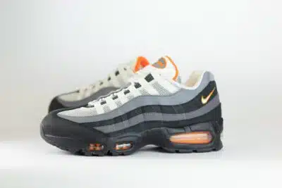Nike Air Max 95 OG Big Bubble Black Bright Ceramic – Grijs/Zwart – Heren/Dames/Uniseks Sneakers – Vilt/Mesh – IM5988-010 – Zijkant