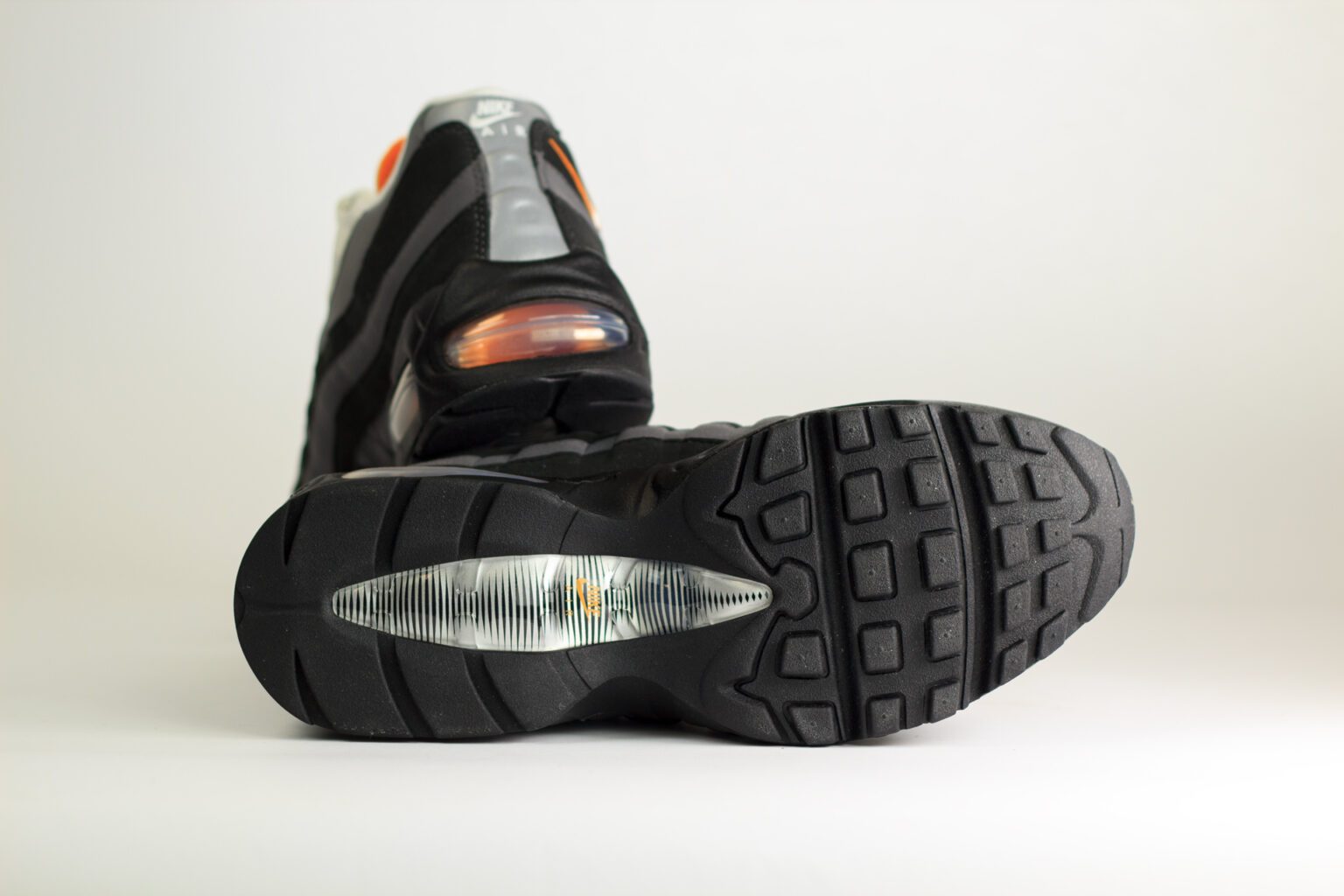 Nike Air Max 95 OG Big Bubble Black Bright Ceramic – Grijs/Zwart – Heren/Dames/Uniseks Sneakers – Vilt/Mesh – IM5988-010 – Onderkant
