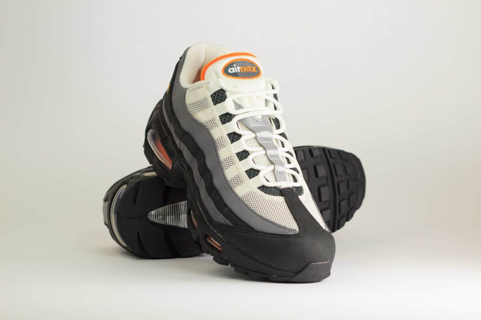 Nike Air Max 95 OG Big Bubble Black Bright Ceramic – Grijs/Zwart – Heren/Dames/Uniseks Sneakers – Vilt/Mesh – IM5988-010 – Voorkant