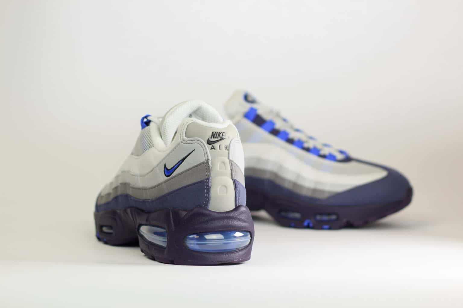 Nike Air Max 95 OG Big Bubble Photon Dust Purple Dynasty – Grijs/Paars/Zwart – Heren/Dames/Uniseks Sneakers – Vilt/Mesh – HM4740-009 – Achterkant