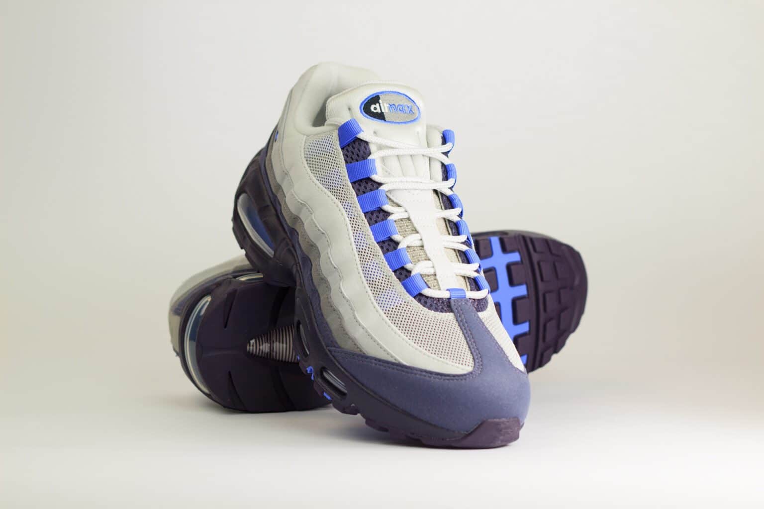 Nike Air Max 95 OG Big Bubble Photon Dust Purple Dynasty – Grijs/Paars/Zwart – Heren/Dames/Uniseks Sneakers – Vilt/Mesh – HM4740-009 – Voorkant