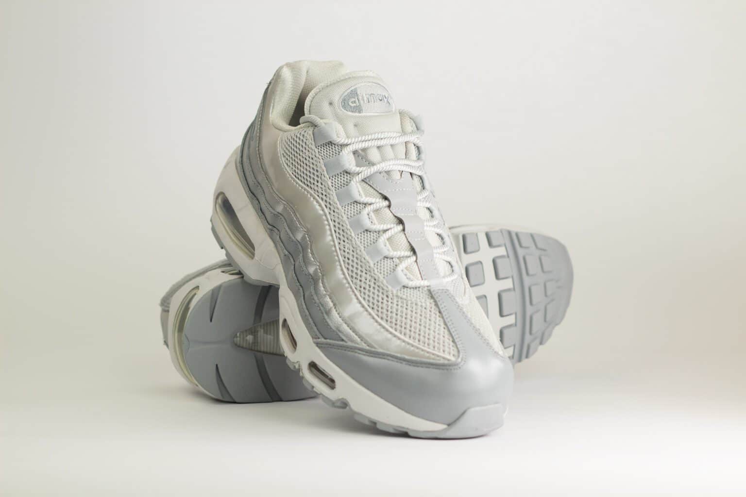 Nike Air Max 95 SE Big Bubble Grey Fog Silver (W) – Zilver – Heren/Dames/Uniseks Sneakers – Leer/Mesh – IB6398-001 – Voorkant
