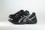 ASICS Gel-1130 Black Pure Silver – Zwart/Zilver – Heren/Dames/Uniseks Sneakers – Leer/Mesh – 1201A906-001 – Zijkant