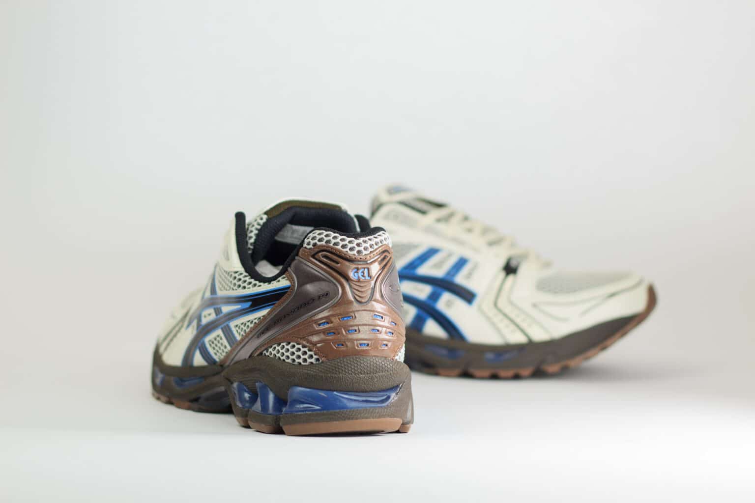 ASICS Gel-Kayano 14 Cream Blue Coast – Zwart/Beige/Blauw – Heren/Dames/Uniseks Sneakers – Leer/Mesh – 1203A740-104 – Achterkant