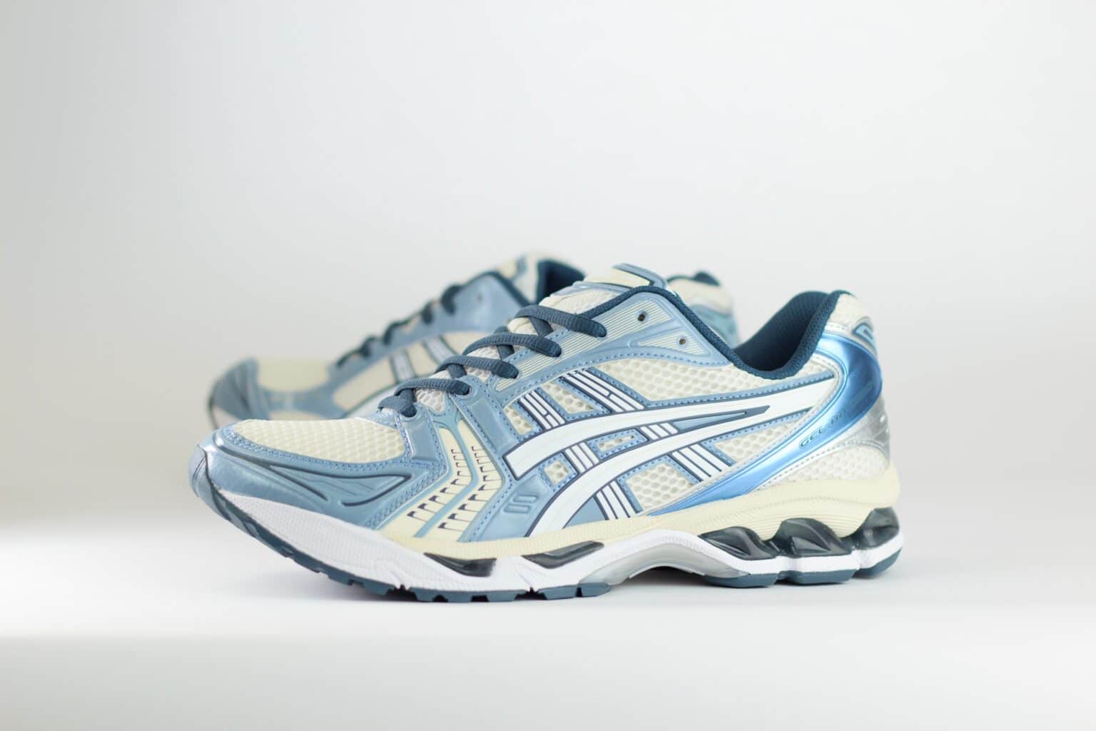 ASICS Gel-Kayano 14 Cream Raw Indigo – Blauw/Wit – Heren/Dames/Uniseks Sneakers – Leer/Mesh – 1203A537-116 – Zijkant