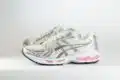 ASICS Gel-Kayano 14 Cream Sweet Pink – Zilver/Wit/Roze – Heren/Dames/Uniseks Sneakers – Leer/Mesh – 1203A537-103 – Zijkant