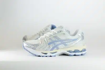 ASICS Gel-Kayano 14 White Light Navy – Zilver/Wit/Blauw – Heren/Dames/Uniseks Sneakers – Leer/Mesh – 1203A537-115 – Zijkant