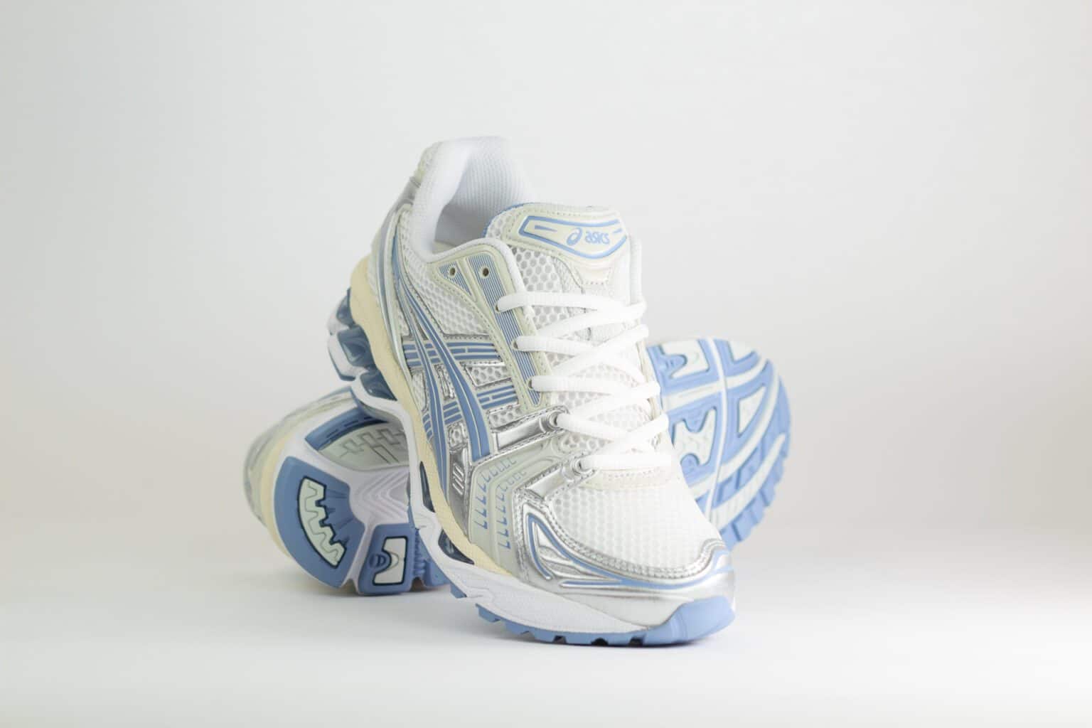 ASICS Gel-Kayano 14 White Light Navy – Zilver/Wit/Blauw – Heren/Dames/Uniseks Sneakers – Leer/Mesh – 1203A537-115 – Voorkant