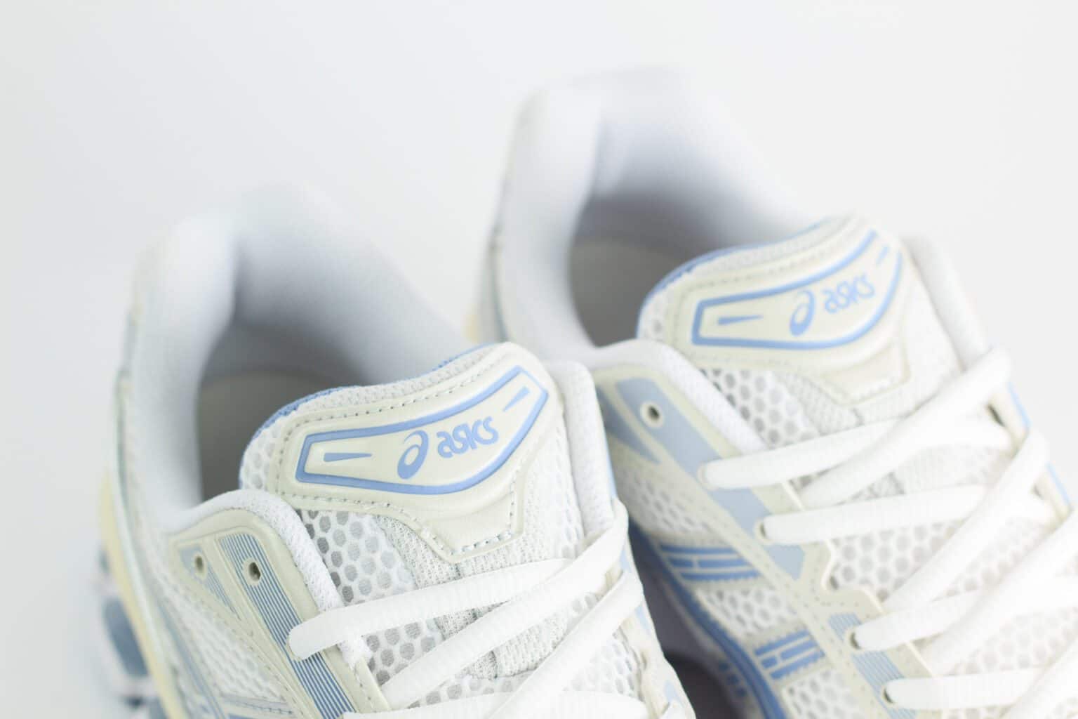 ASICS Gel-Kayano 14 White Light Navy – Zilver/Wit/Blauw – Heren/Dames/Uniseks Sneakers – Leer/Mesh – 1203A537-115 – Bovenkant