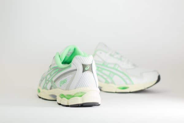 ASICS Gel-NYC 2055 White Menthol – Zilver/Wit/Groen – Heren/Dames/Uniseks Sneakers – Leer/Mesh – 1203A542-105 – Achterkant