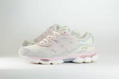 ASICS Gel-NYC Concrete Barely Rose – Roze/Grijs/Beige – Heren/Dames/Uniseks Sneakers – Suede/Mesh – 1203A383-028 – Zijkant