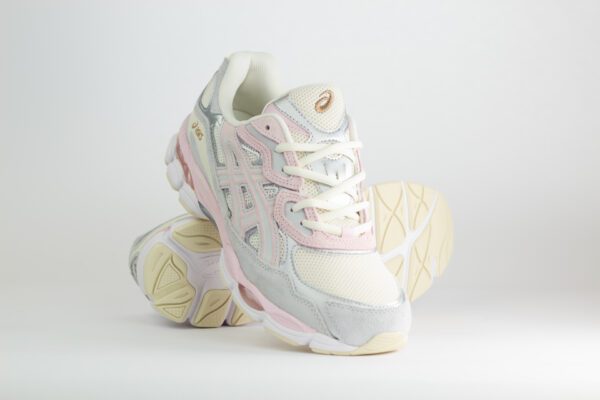 ASICS Gel-NYC Concrete Barely Rose – Roze/Grijs/Beige – Heren/Dames/Uniseks Sneakers – Suede/Mesh – 1203A383-028 – Voorkant