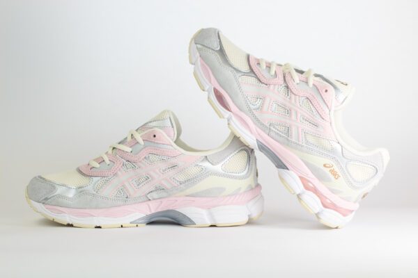 ASICS Gel-NYC Concrete Barely Rose – Roze/Grijs/Beige – Heren/Dames/Uniseks Sneakers – Suede/Mesh – 1203A383-028 – Binnenkant