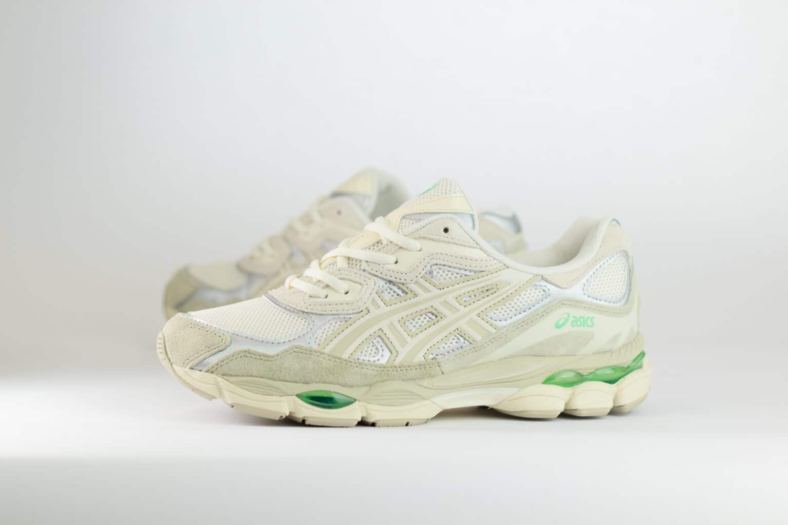 ASICS Gel-NYC Cream Fossil – Beige/Groen – Heren/Dames/Uniseks Sneakers – Suede/Mesh – 1203A383-112 – Zijkant
