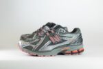New Balance 1906R Dark Silver Metallic Rosewood – Grijs/Zilver/Roze – Heren/Dames/Uniseks Sneakers – Leer/Mesh – U190629R – Zijkant