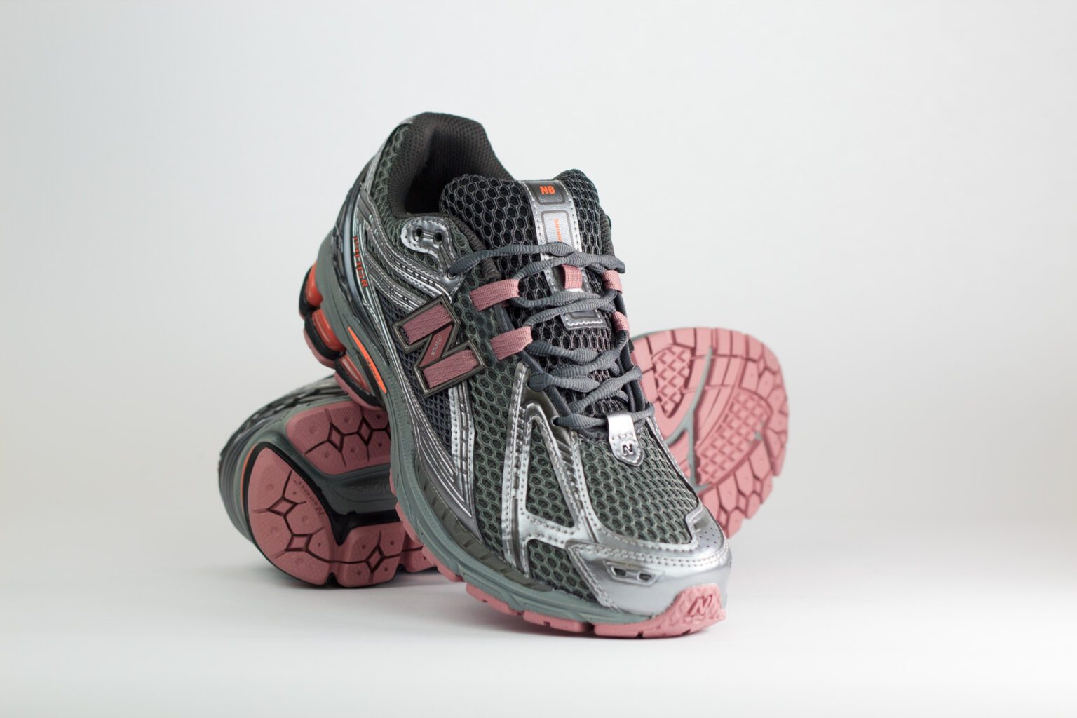 New Balance 1906R Dark Silver Metallic Rosewood – Grijs/Zilver/Roze – Heren/Dames/Uniseks Sneakers – Leer/Mesh – U190629R – Voorkant