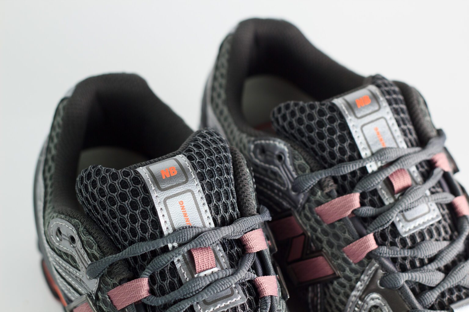 New Balance 1906R Dark Silver Metallic Rosewood – Grijs/Zilver/Roze – Heren/Dames/Uniseks Sneakers – Leer/Mesh – U190629R – Bovenkant